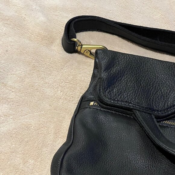 Large Fossil Erin crossbody fold over purse Black pebble leather dust bag includ - Picture 3 of 16